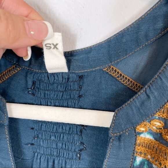 ANTHROPOLOGIE TINY Boho Sleeveless Embroidered Button Down Blouse Vest Size XS - Picture 5 of 10